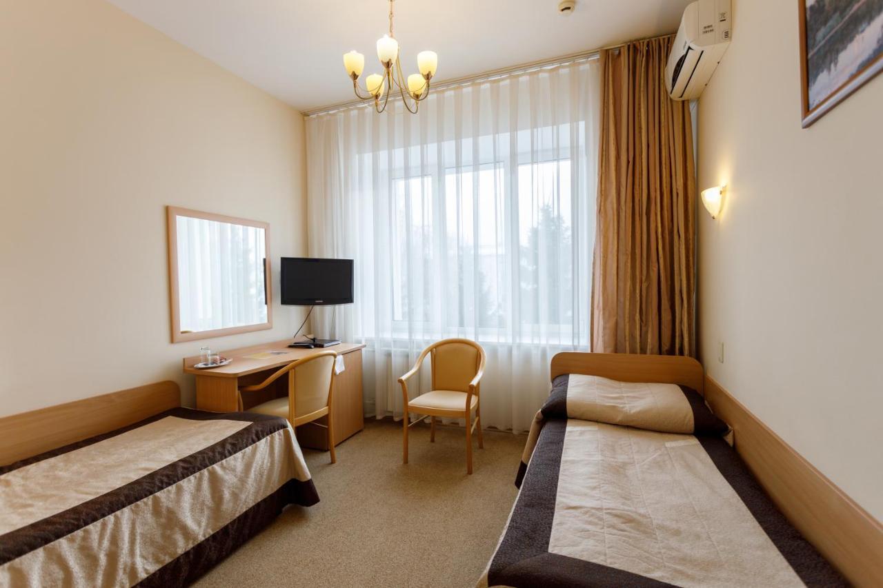 צ'בוקסרי Hotel Atal מראה חיצוני תמונה